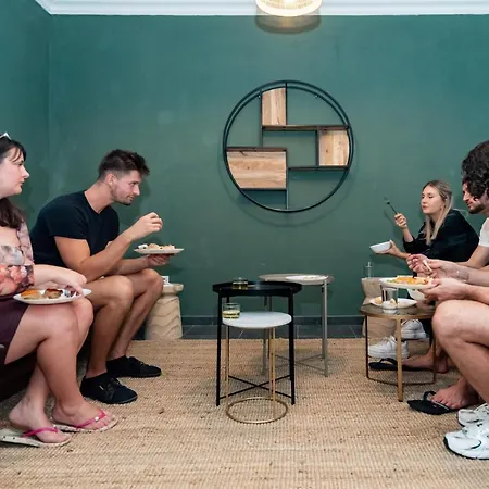 Compass House Hostal