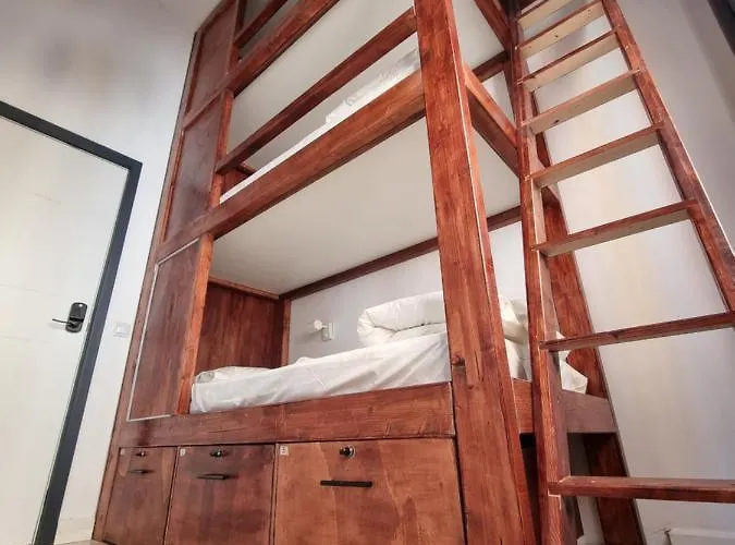 Albergue Compass House *