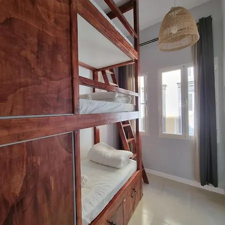 Compass House Хостел Лас-Пальмас-де-Гран-Канария