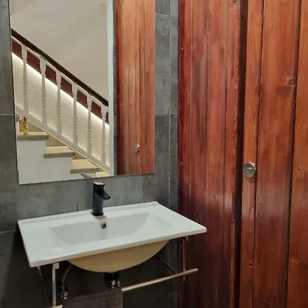 Compass House بيت شباب لاس بالماس دي غران كاناريا