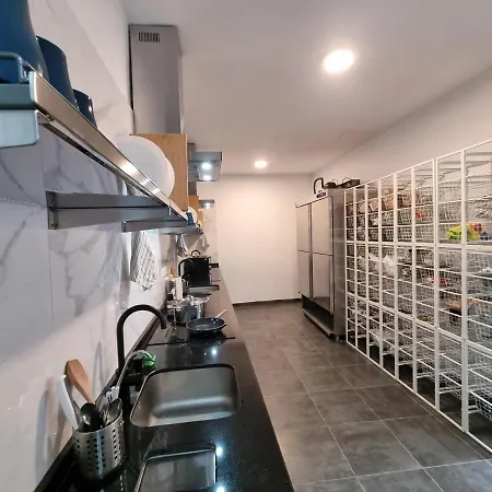 بيت شباب Compass House *