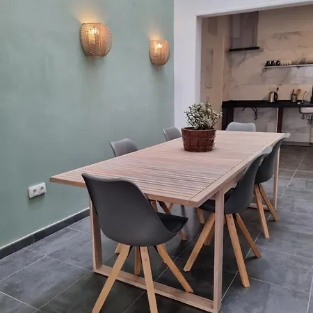 Compass House بيت شباب لاس بالماس دي غران كاناريا