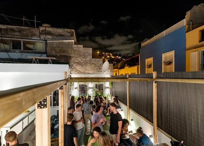 Compass House Hostel *