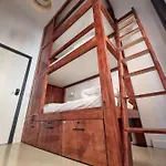 旅馆 Compass House *
