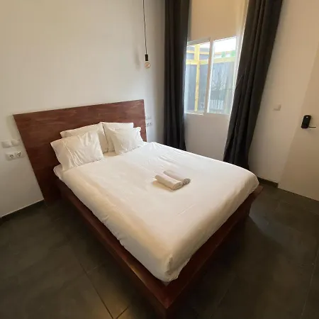 Hostal Compass House *